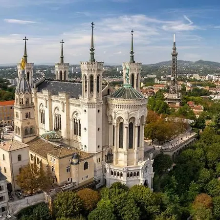 Neolys - D'exception, Vue Sur Fourviere ליון